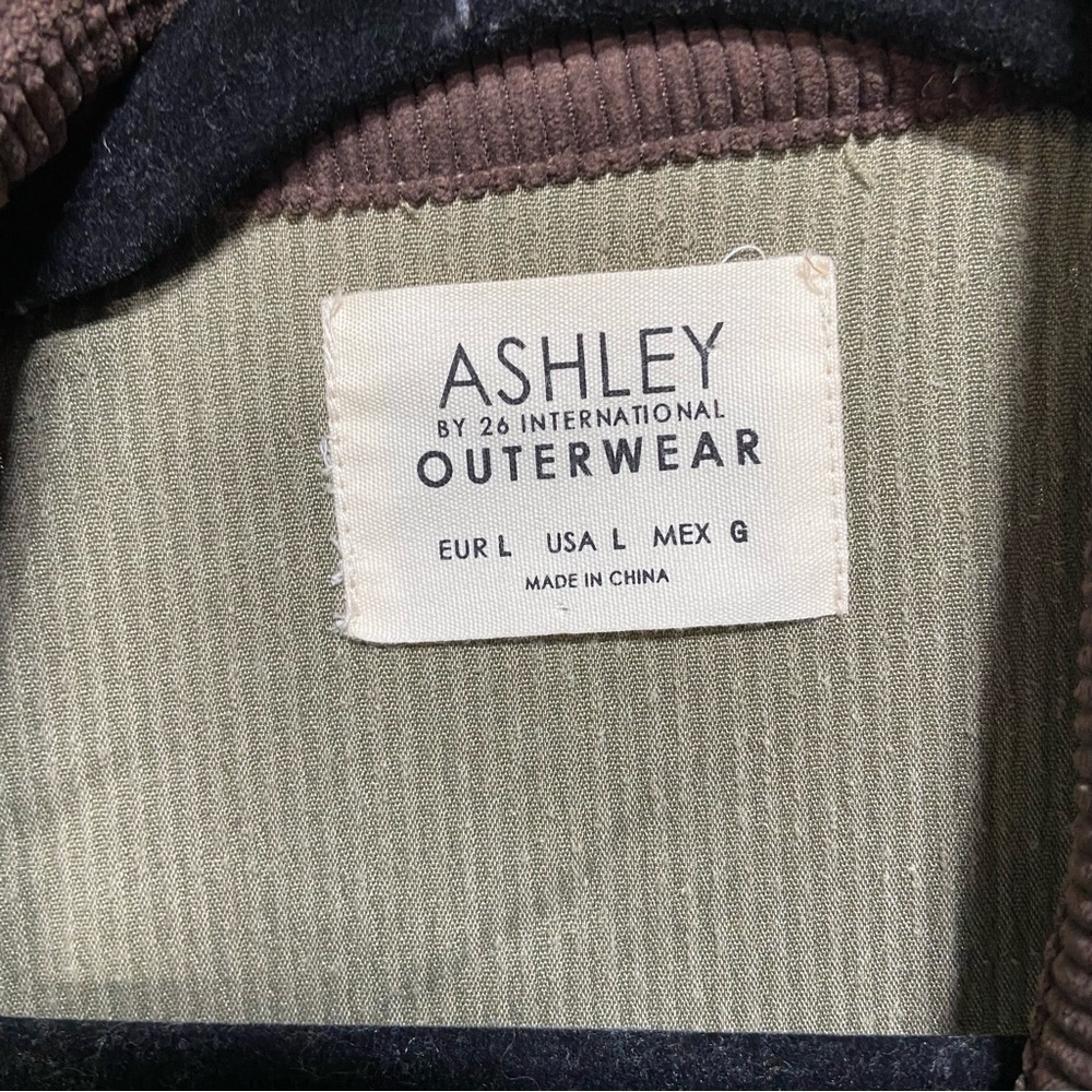 Shacket - Picture 2 of 3